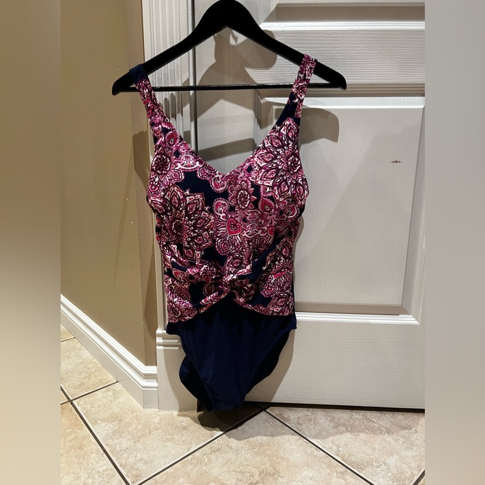 Swim suit